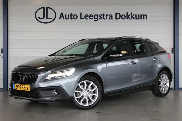 Volvo V40 Cross Country 1.5 T3 Summum Trekhaak | Pano | Memory | Camera |