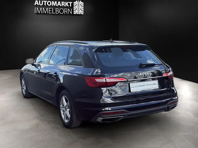 Audi A4 view 5