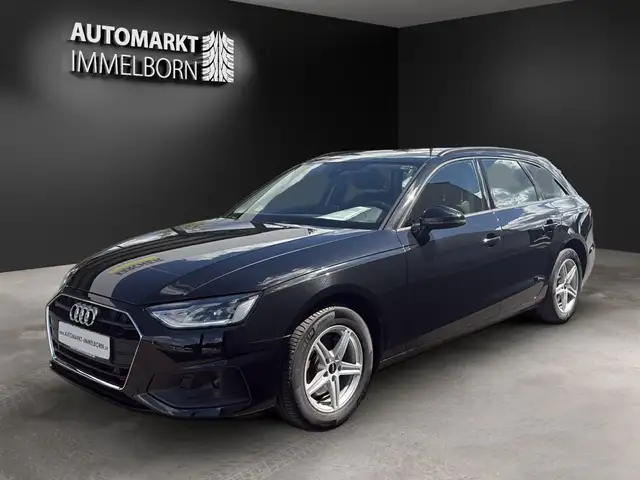 Audi A4 view 4
