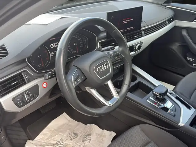 Audi A4 view 15