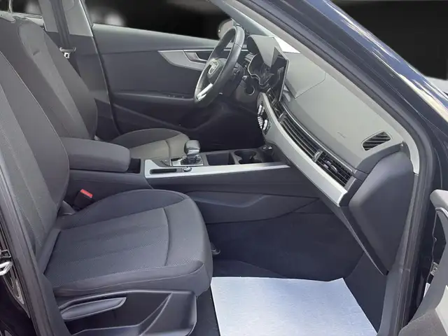 Audi A4 view 13