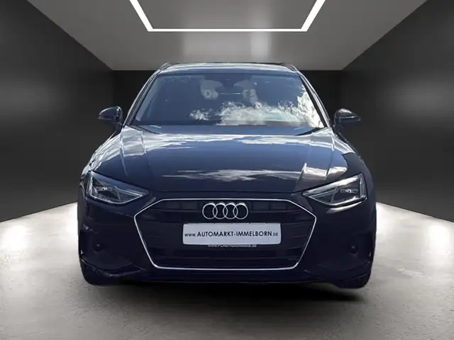 Audi A4 view 9