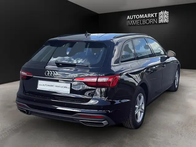 Audi A4 view 7