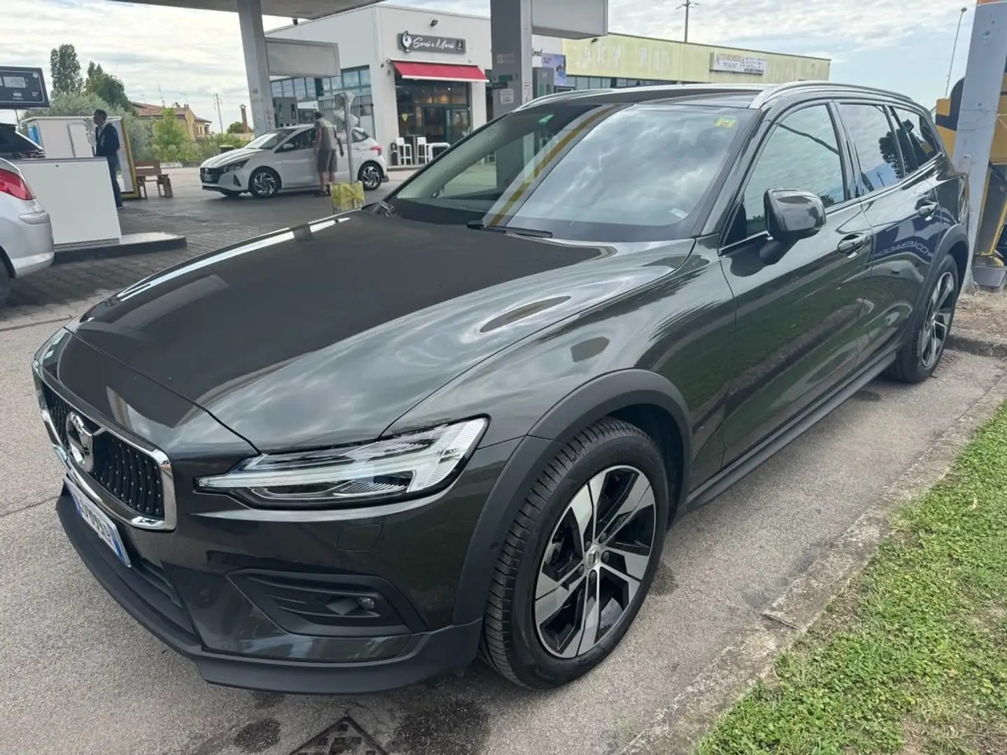 Volvo V60 Cross Country BUSINESS PRO Grigio - 1
