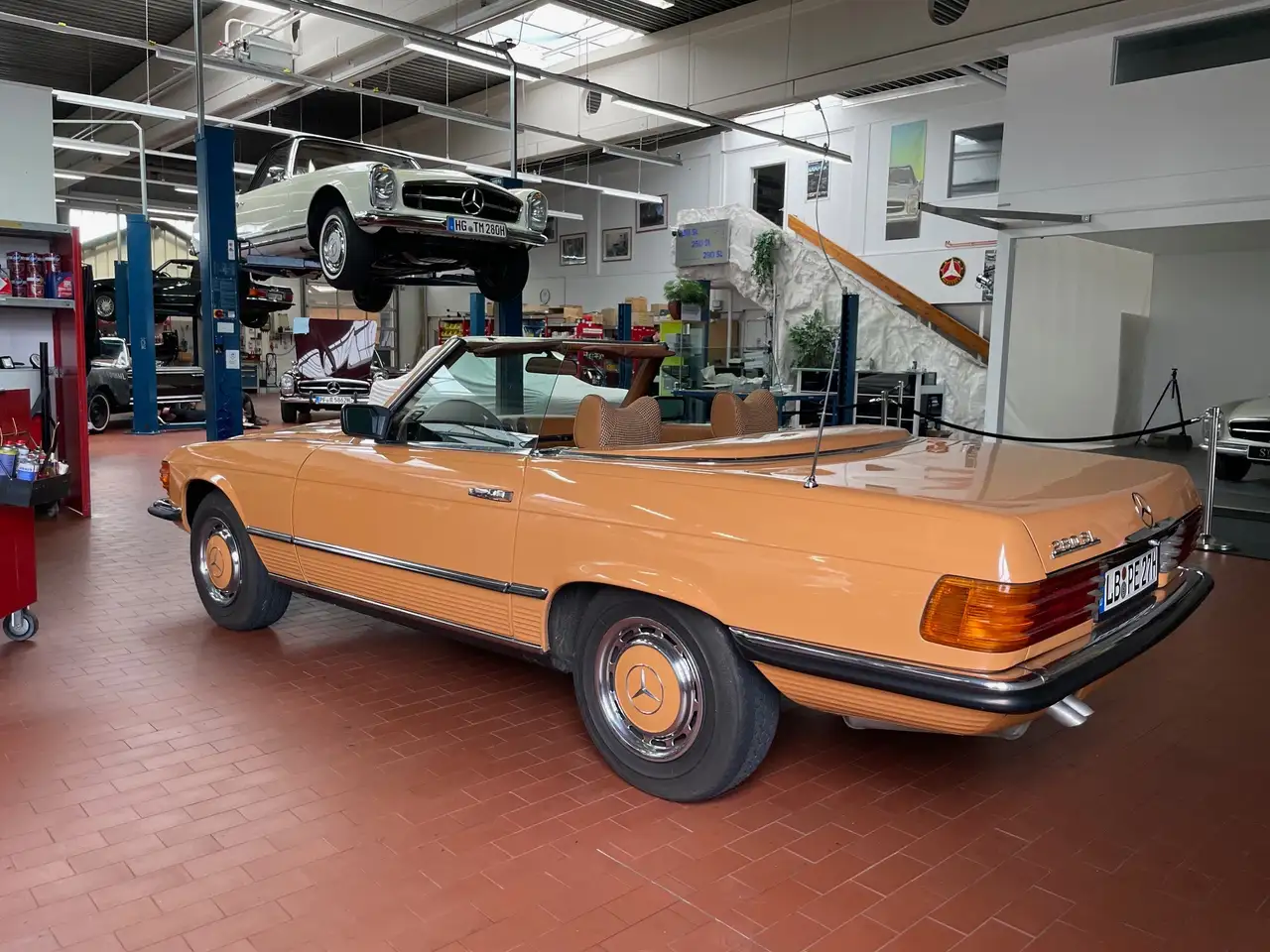Mercedes-Benz SL 280, foto 3
