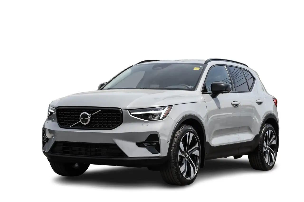 2025 Volvo XC40