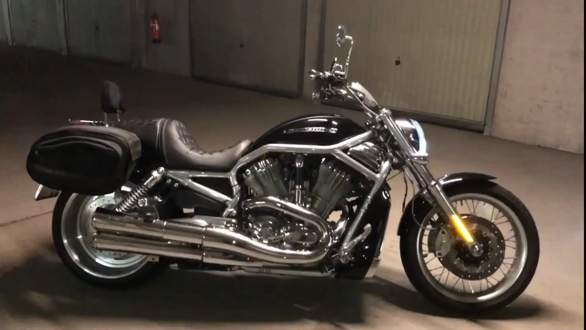 Harley-Davidson VRSC V-Rod VRSCAW V Rod / Vivid Black metallic / ABS / Noir - 1