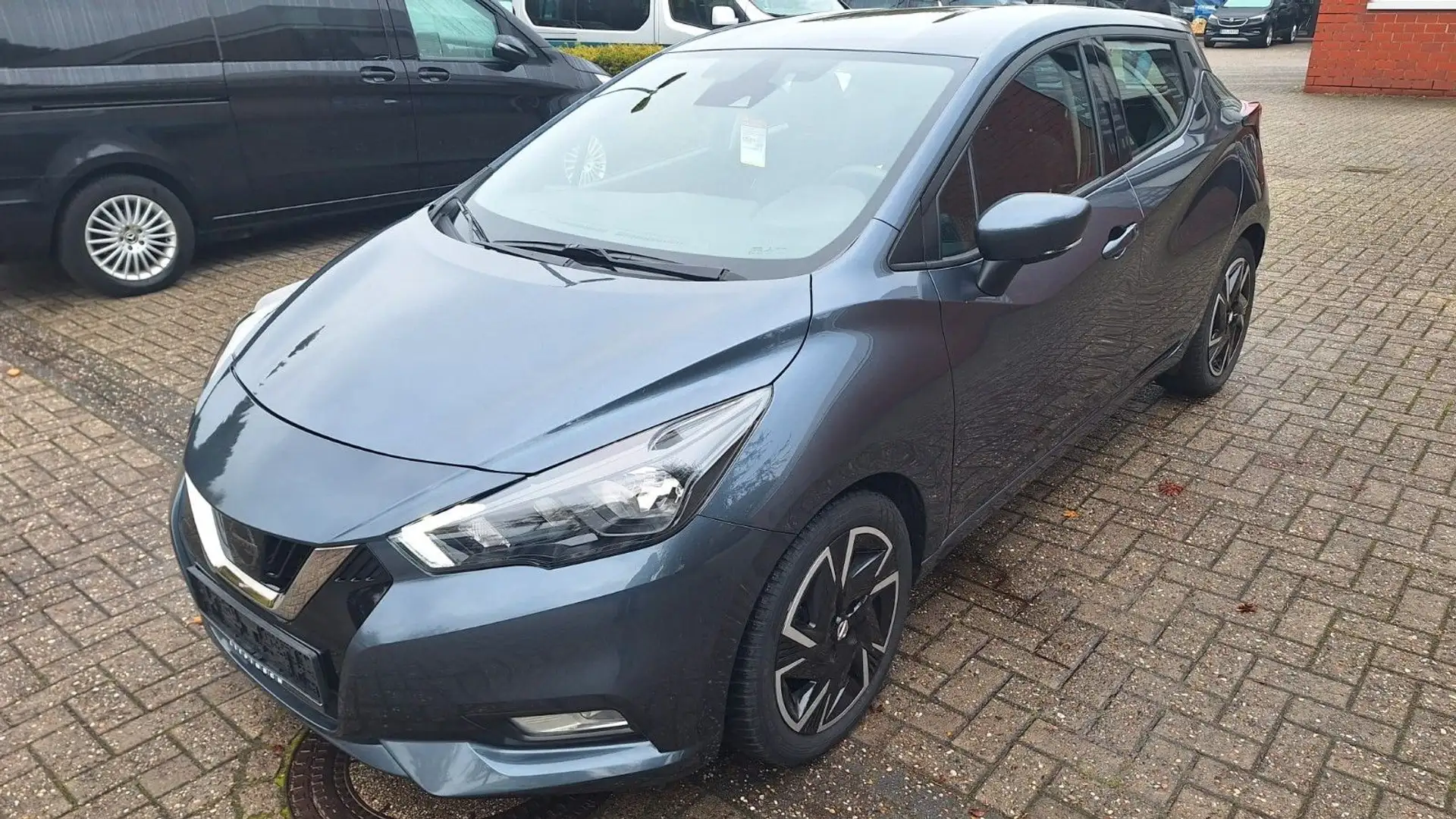 Nissan Micra N-Way Grau - 1