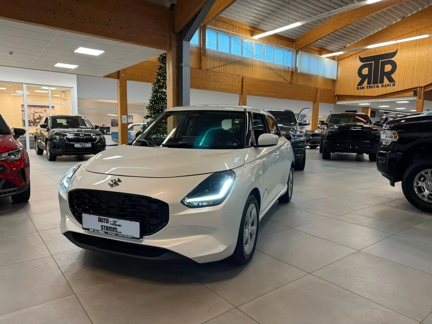 Suzuki Swift Comfort Hybrid*NEW2024* Weiß - 2