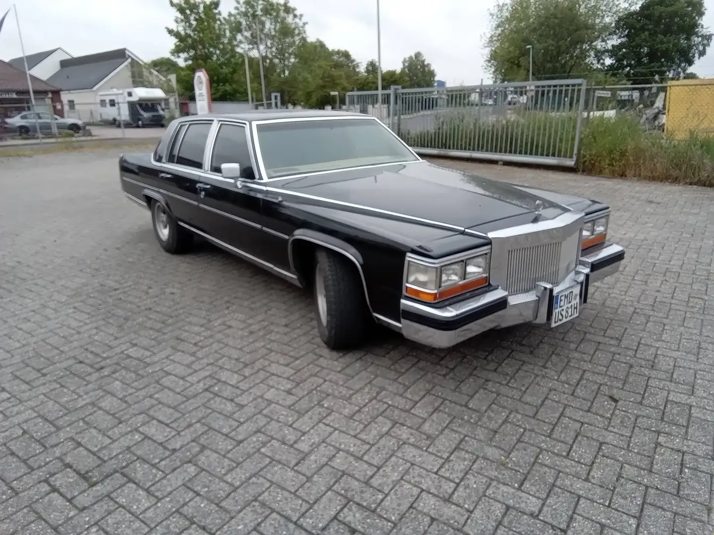 Cadillac Fleetwood brougham d'elegance mit LPG Schwarz - 1