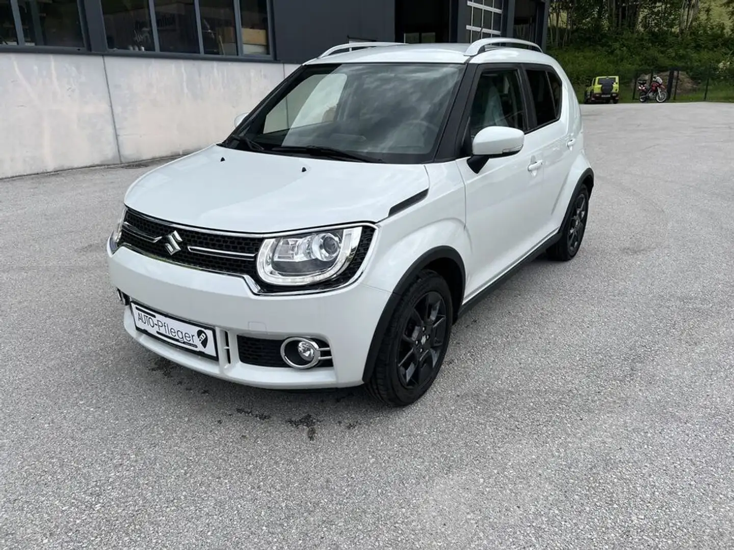 Suzuki Ignis 1,2 Hybrid 4WD Flash Weiß - 1