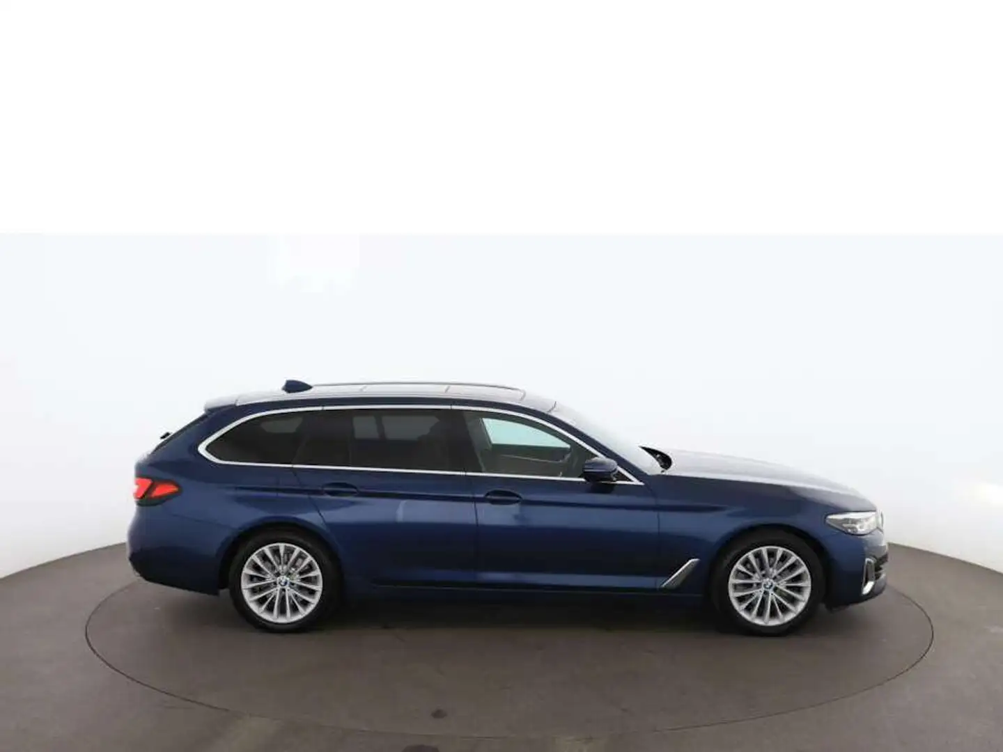 BMW 520 d Touring Luxury Aut LED AHK SKY NAVI LEDER Blau - 2
