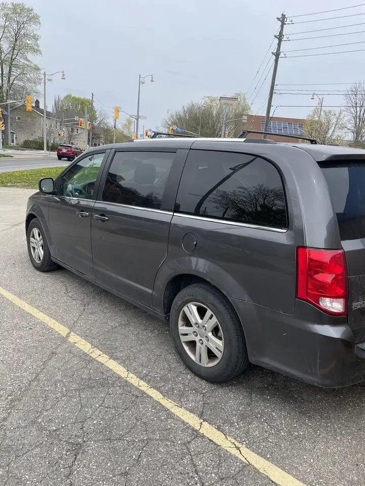 Dodge Grand Caravan снимка Dodge Grand Caravan