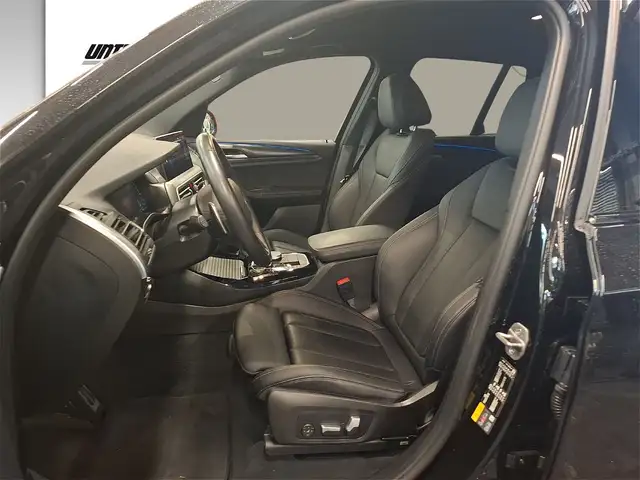 BMW X3 view 10