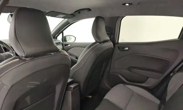 Renault Clio view 2