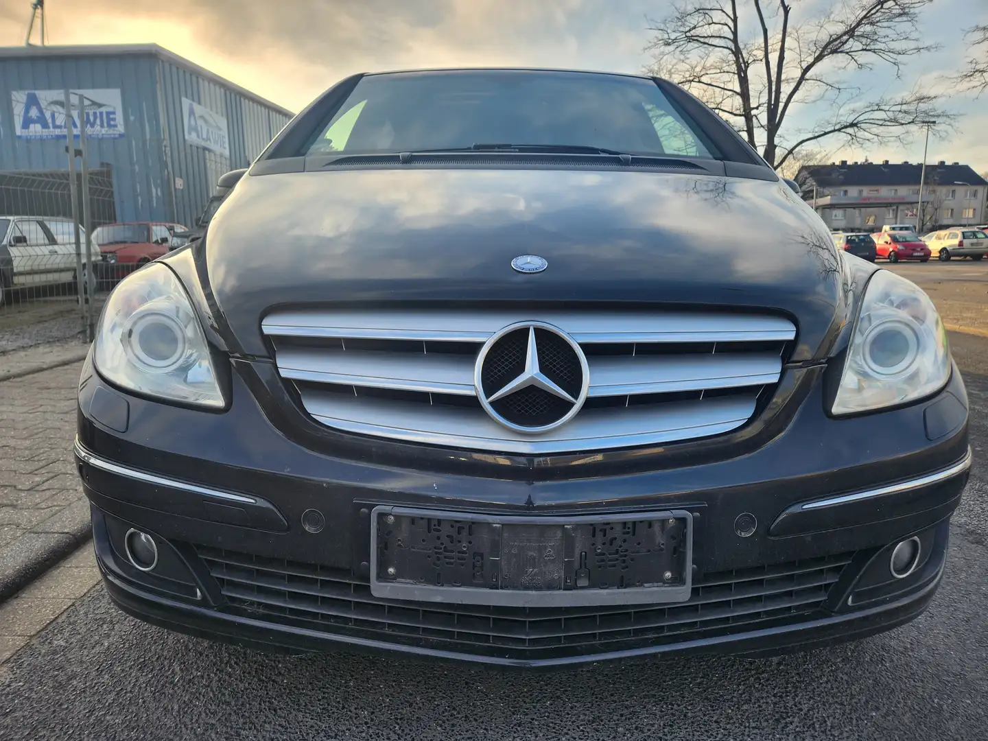 Mercedes-Benz B 200 CDI*XENON*AHK*PDC*SHZ*ALU*ESSD*LEDER UNFALL Zwart - 2