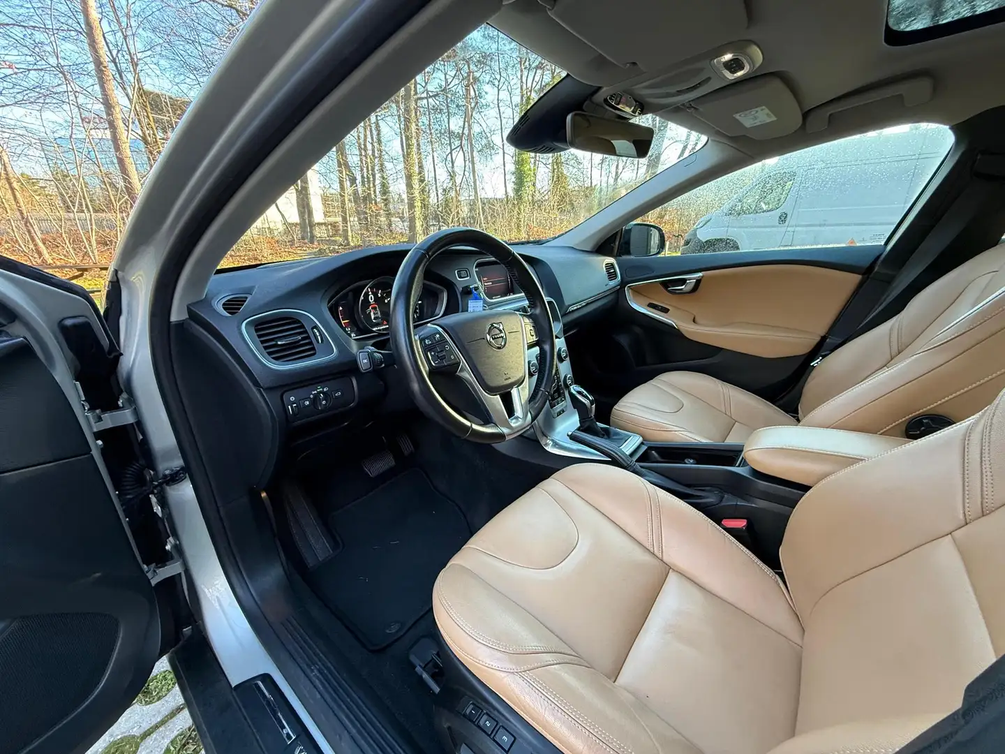 Volvo V40 Cross Country 1.5 T3 Nordic+ Pano l BLIS Brun - 2