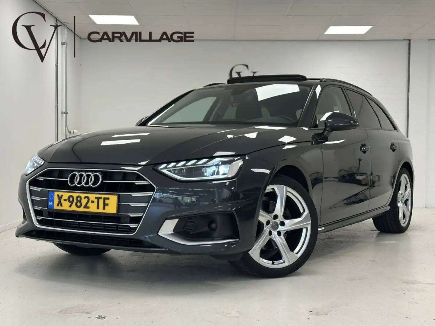 Audi A4 Avant 35 TFSI Launch ed. Sport | Camera | Panorama Grijs - 1