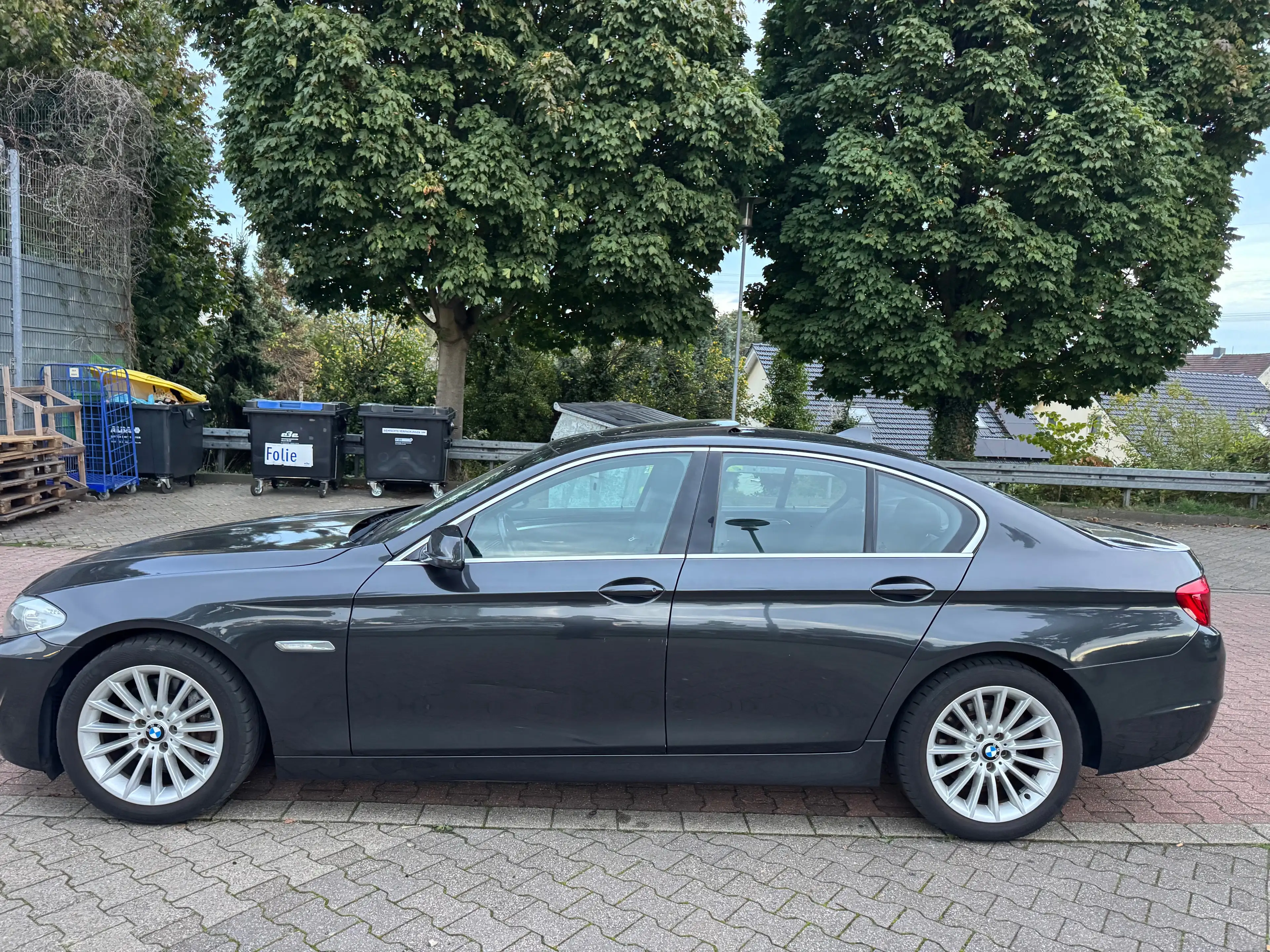 BMW 528 528 i F10 . VOLLAUSTATTUNG . SPORTPAKET PLUS. AUTOMATIK. SCHIEBEDACH .KAMERA. PDC. BI-XENON. TEMPOMAT.ALUFELGEN — photo 4
