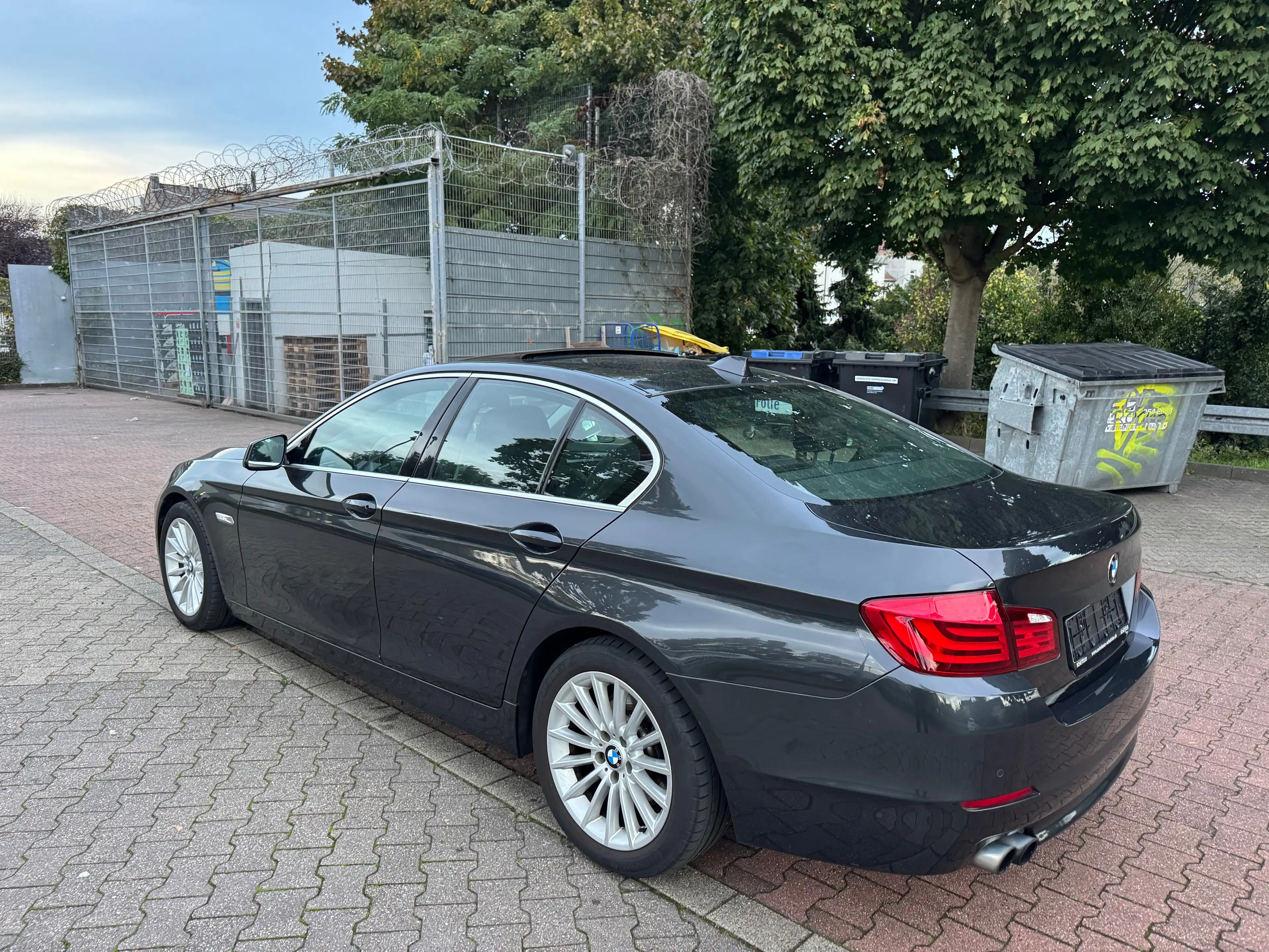 BMW 528 528 i F10 . VOLLAUSTATTUNG . SPORTPAKET PLUS. AUTOMATIK. SCHIEBEDACH .KAMERA. PDC. BI-XENON. TEMPOMAT.ALUFELGEN — photo 6