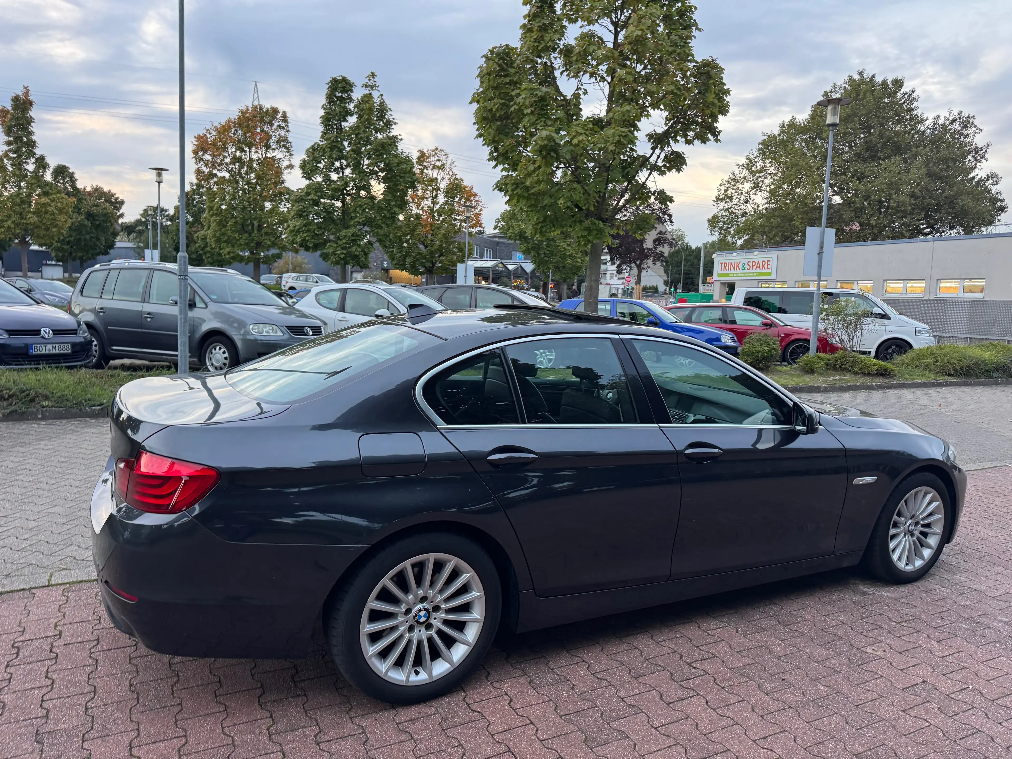 BMW 528 528 i F10 . VOLLAUSTATTUNG . SPORTPAKET PLUS. AUTOMATIK. SCHIEBEDACH .KAMERA. PDC. BI-XENON. TEMPOMAT.ALUFELGEN — photo 10