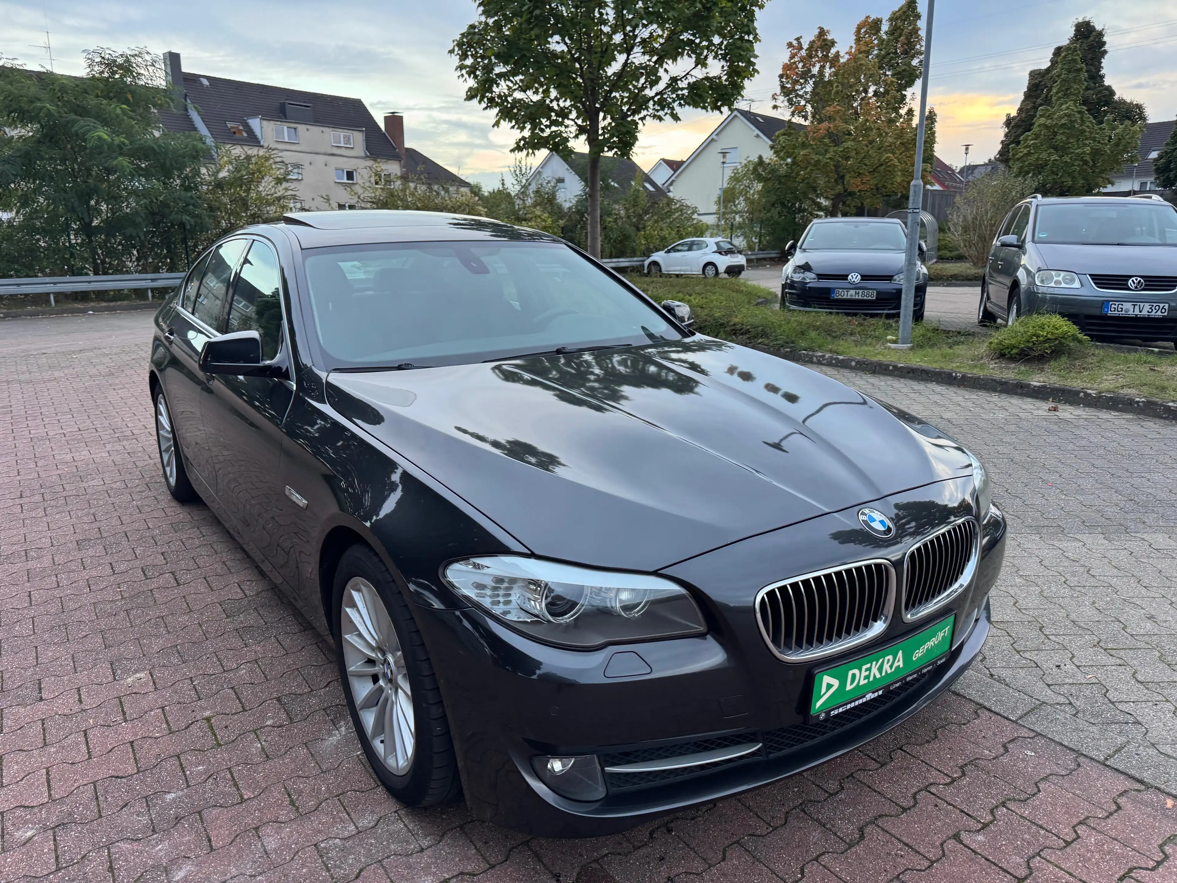 BMW 528 528 i F10 . VOLLAUSTATTUNG . SPORTPAKET PLUS. AUTOMATIK. SCHIEBEDACH .KAMERA. PDC. BI-XENON. TEMPOMAT.ALUFELGEN — photo 13