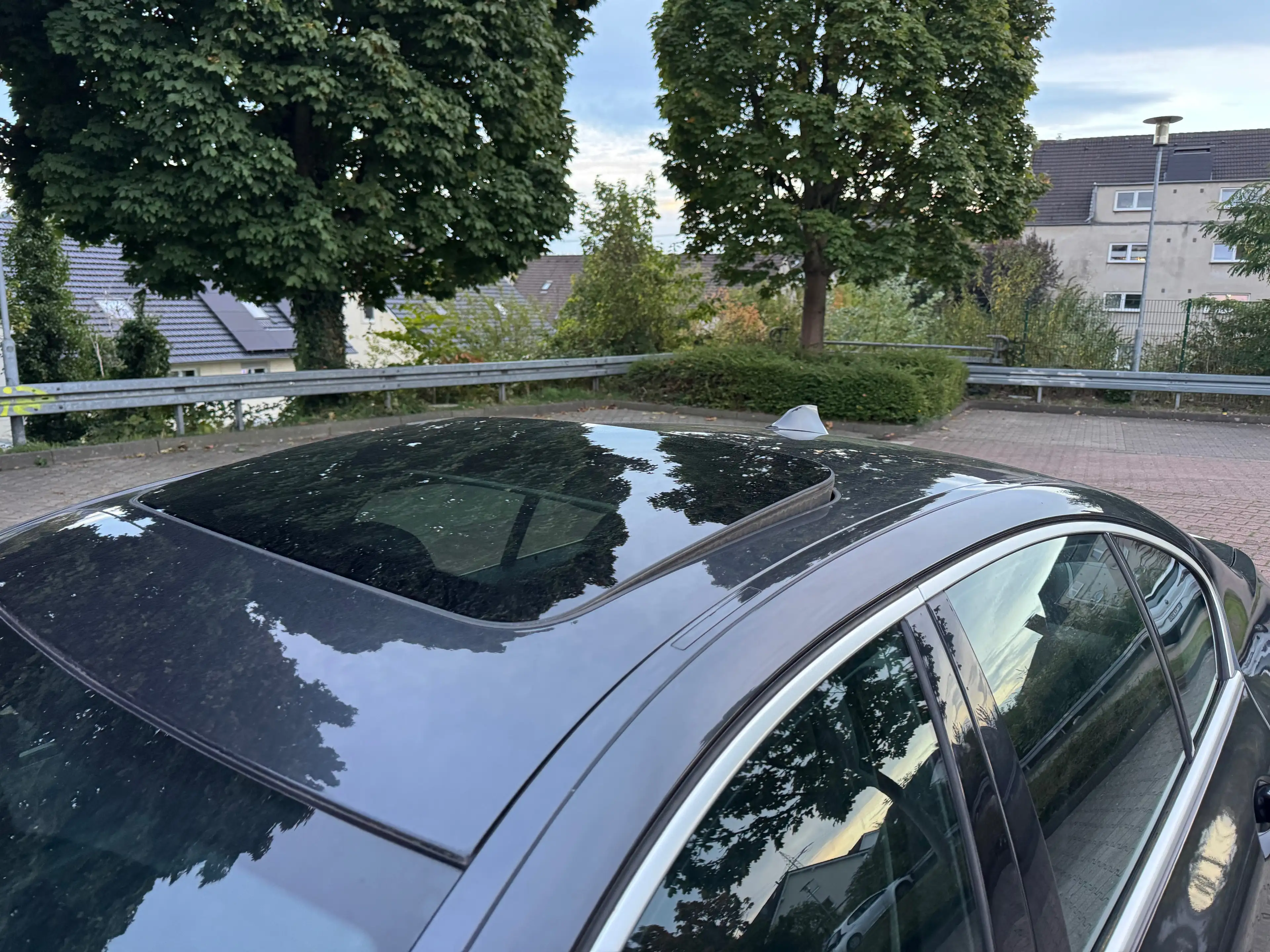 BMW 528 528 i F10 . VOLLAUSTATTUNG . SPORTPAKET PLUS. AUTOMATIK. SCHIEBEDACH .KAMERA. PDC. BI-XENON. TEMPOMAT.ALUFELGEN — photo 15