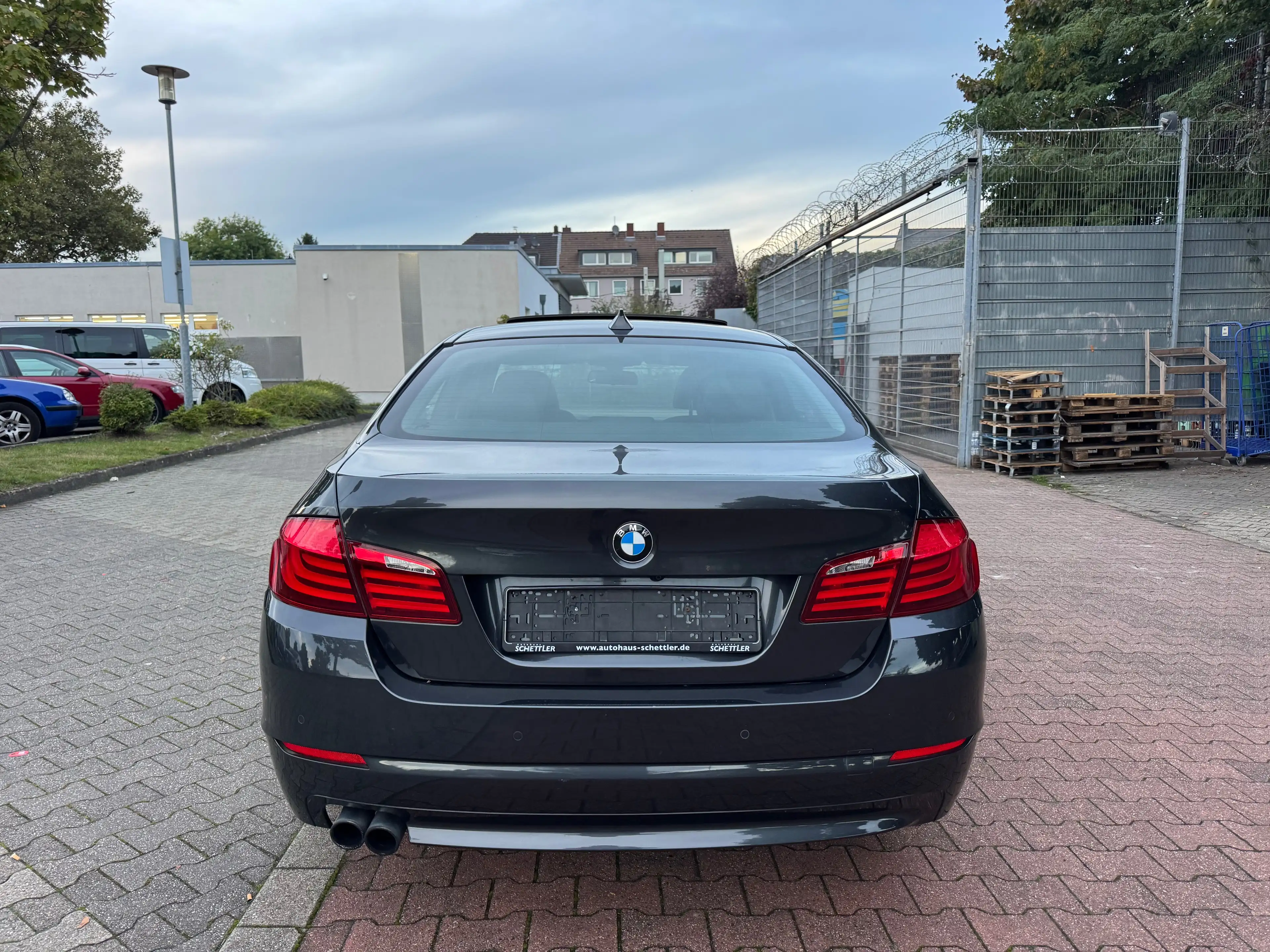 BMW 528 528 i F10 . VOLLAUSTATTUNG . SPORTPAKET PLUS. AUTOMATIK. SCHIEBEDACH .KAMERA. PDC. BI-XENON. TEMPOMAT.ALUFELGEN — photo 8