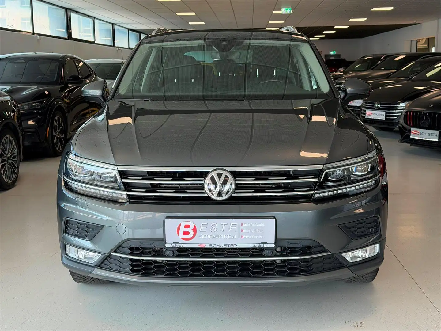 Volkswagen Tiguan 2,0 TSI 4Motion Highline Grau - 2