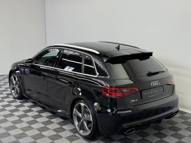 Audi RS3 view 4