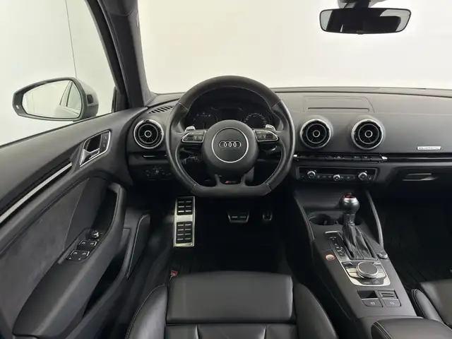 Audi RS3 view 11