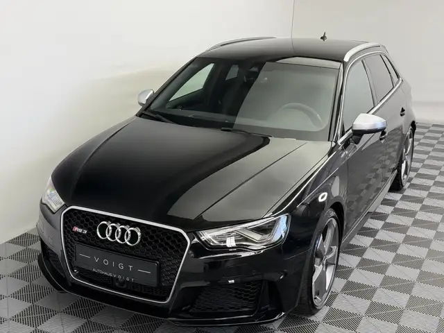 Audi RS3 view 3