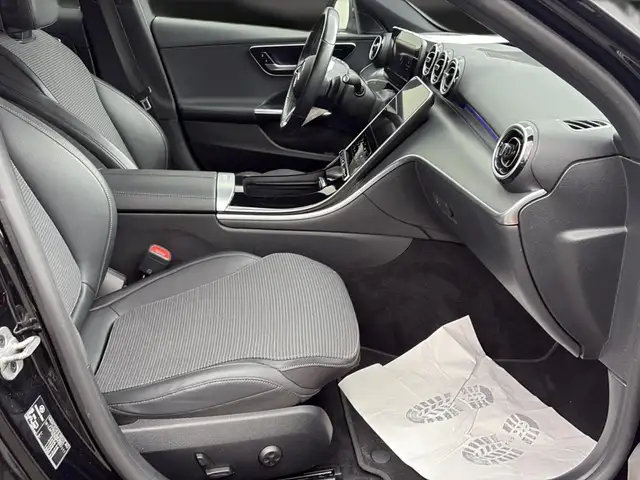 Mercedes-Benz C-Class view 14