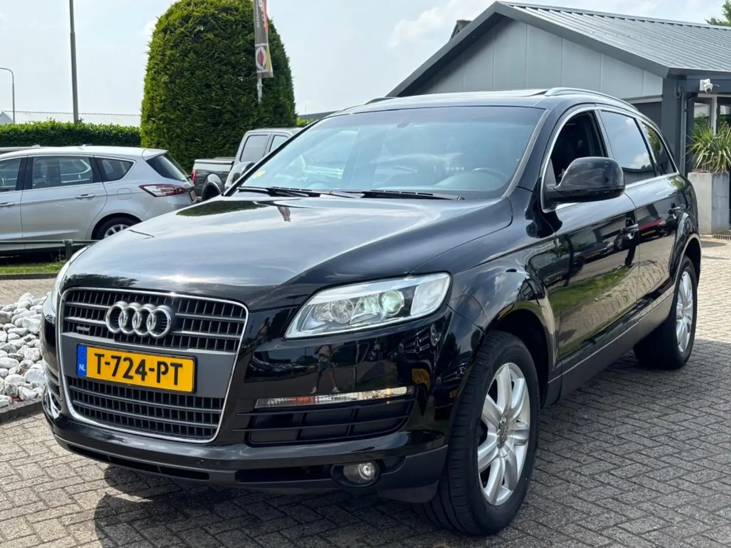 Audi Q7 4.2 FSI Quattro 2006 7-Persoons Youngtimer Pano Zwart - 1