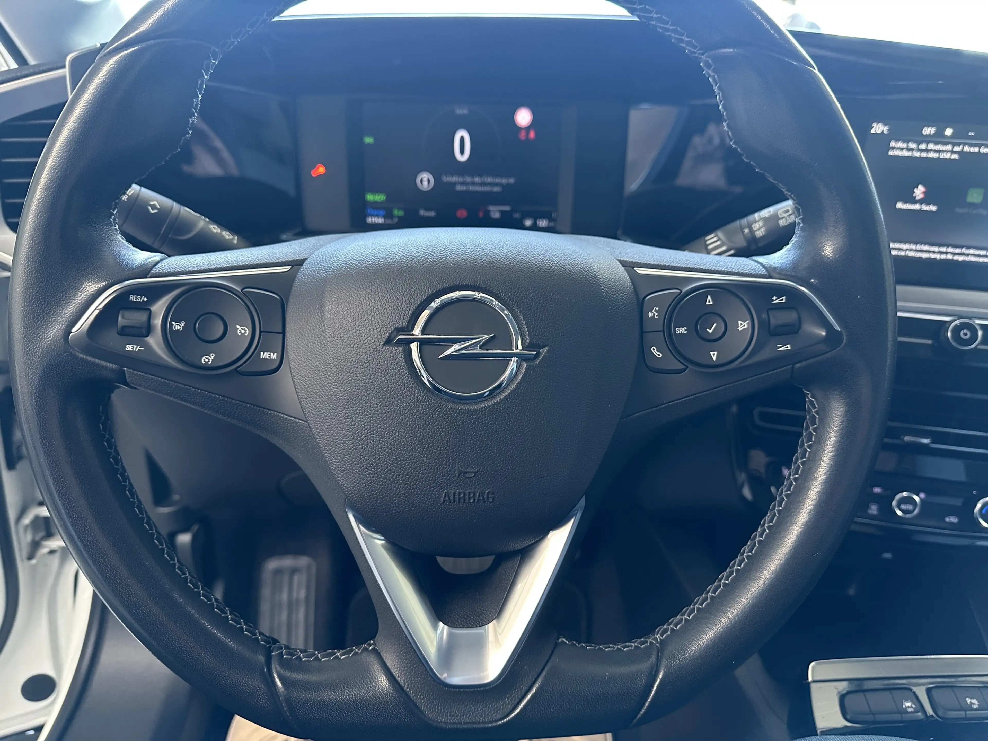 Opel Mokka e Elegance Wärmepumpe SHZ LED DAB Kamera — photo 9