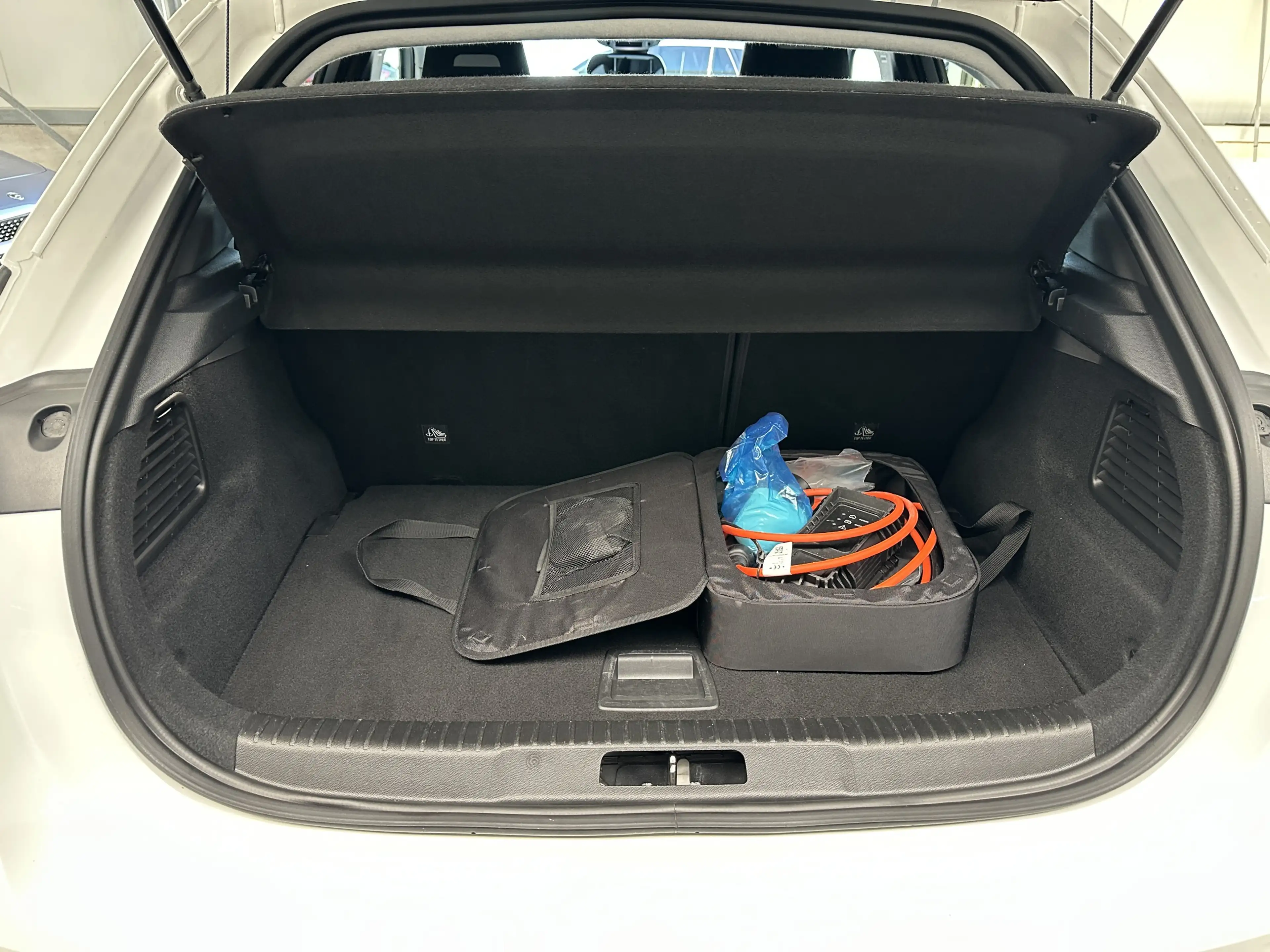 Opel Mokka e Elegance Wärmepumpe SHZ LED DAB Kamera — photo 7