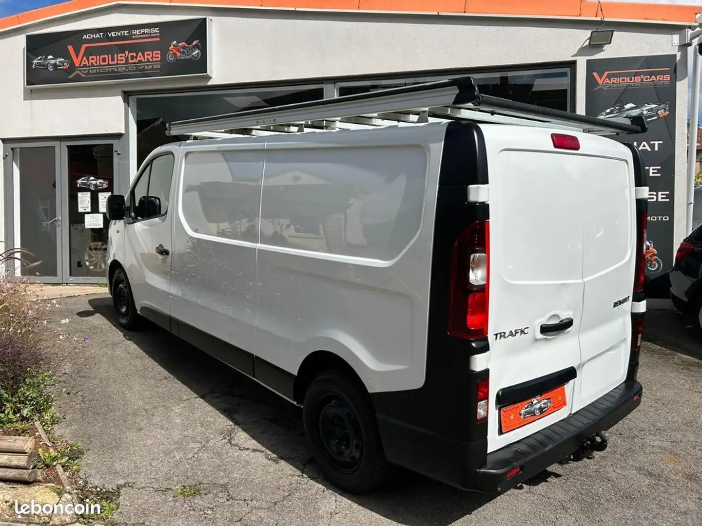 Renault Trafic Utilitaire L2-H1- 1.6 DCI 125 cv Garantie 12 mois TVA RECUPERABLE - 2