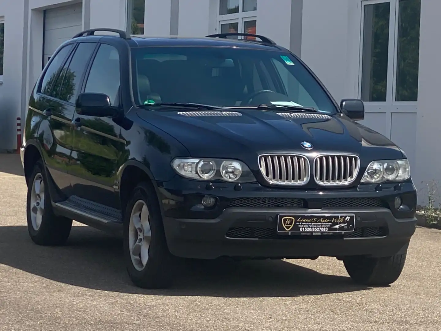 BMW X5 4.4i VOLLAUSSTATTUNG SHZG AHK TÜV/AU 10.24 Zwart - 1