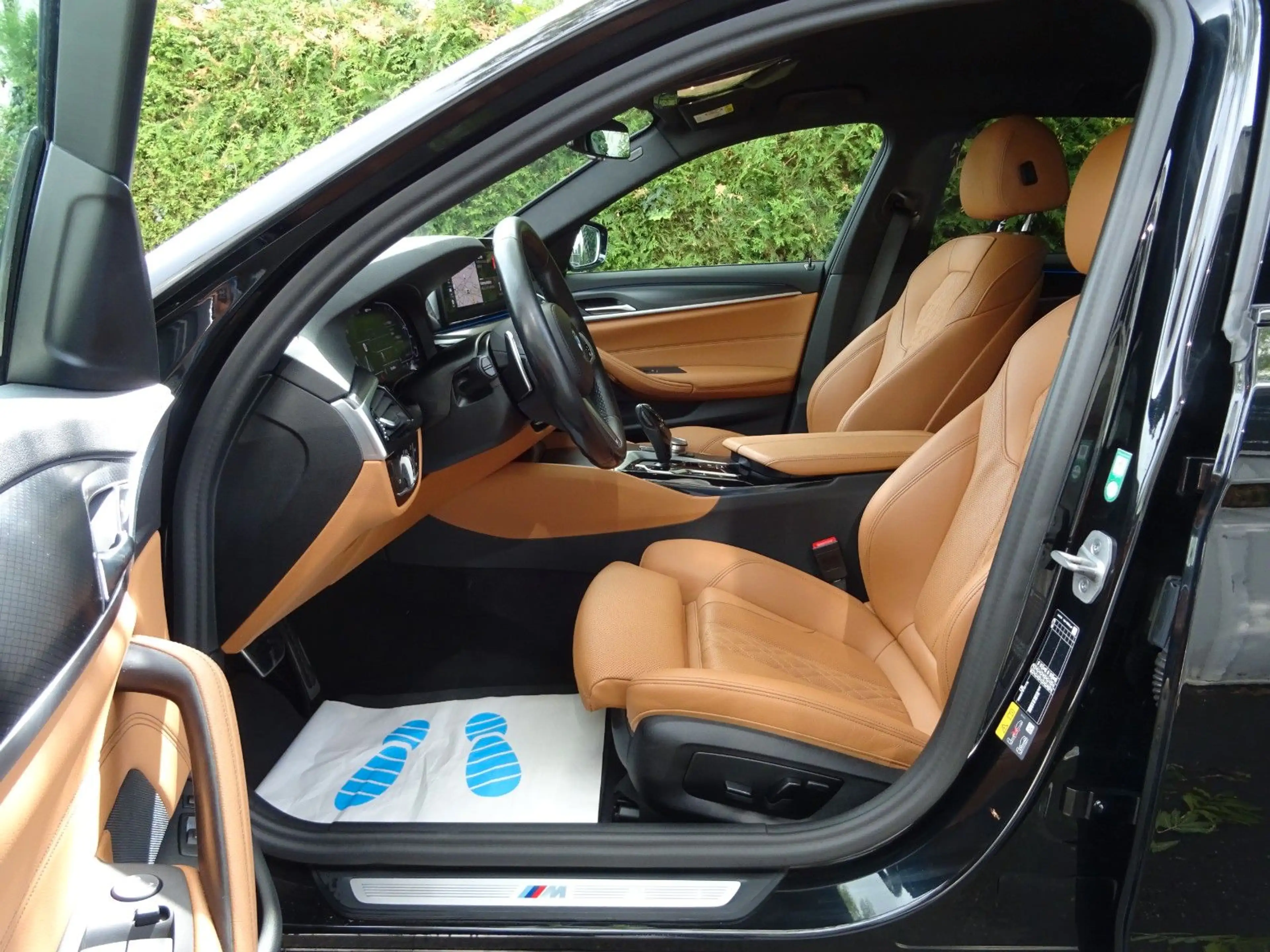 BMW 530 e Touring SAG M-Sport Navi LED Ambiente19"Alu — photo 9