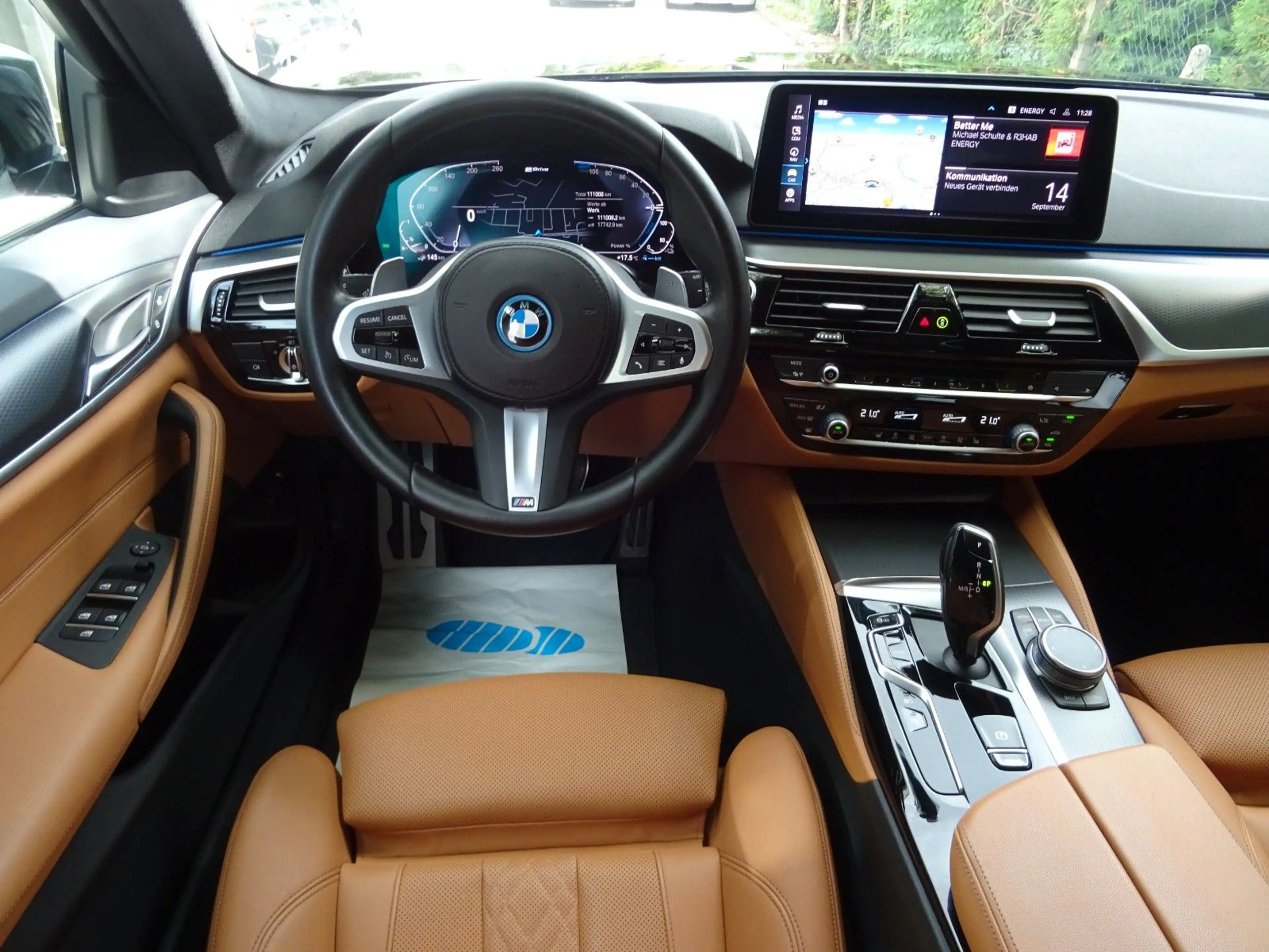 BMW 530 e Touring SAG M-Sport Navi LED Ambiente19"Alu — photo 7