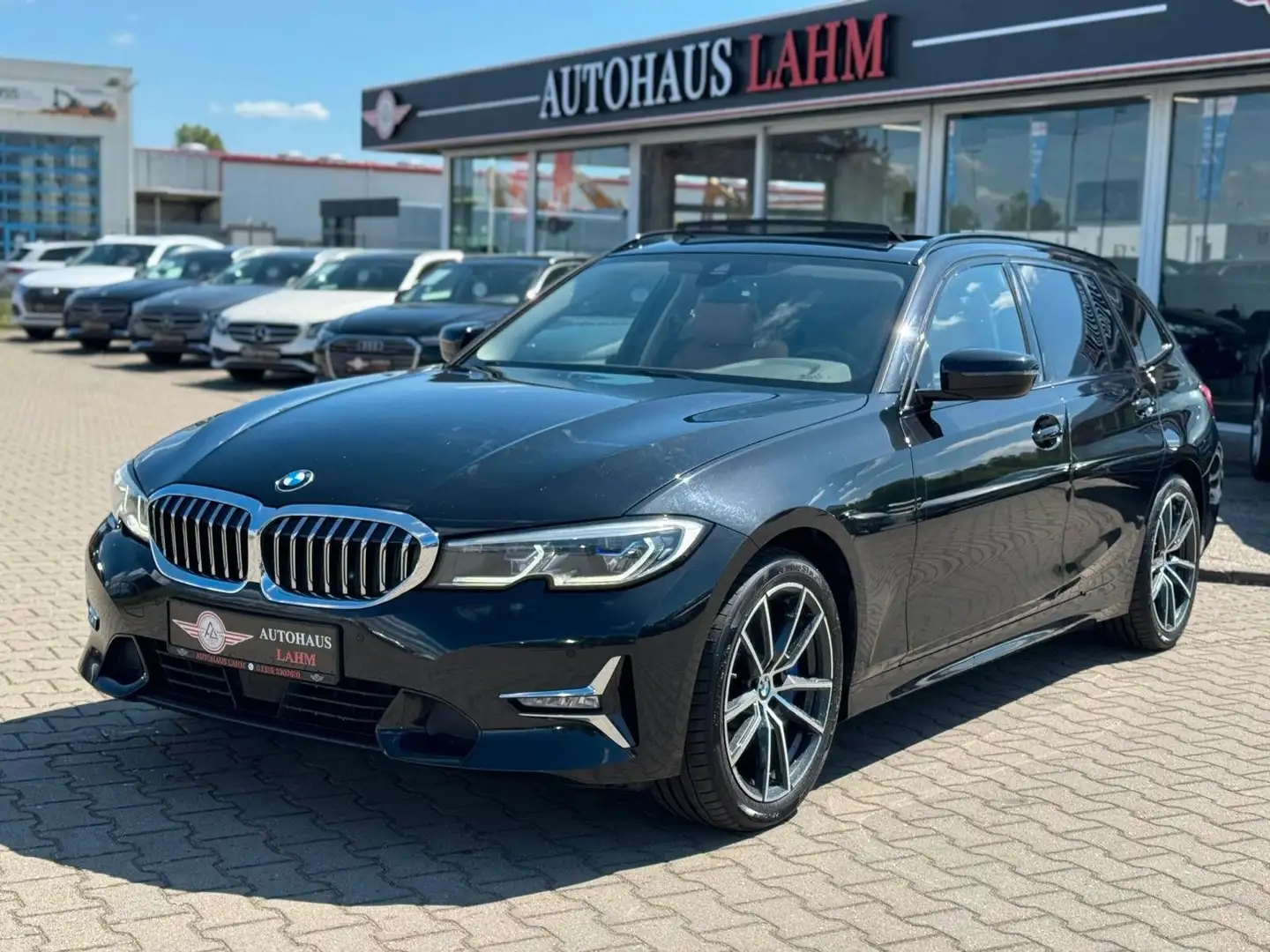 BMW 330 d Touring xDrive "Luxury Line"1.HAND*PANO*PDC Schwarz - 2