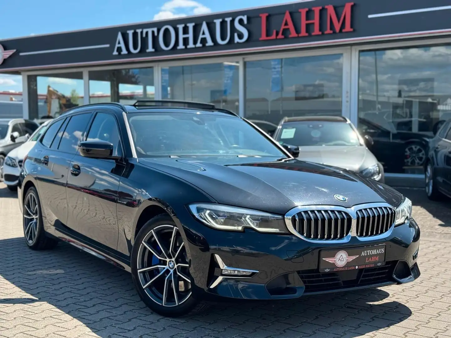 BMW 330 d Touring xDrive "Luxury Line"1.HAND*PANO*PDC Schwarz - 1