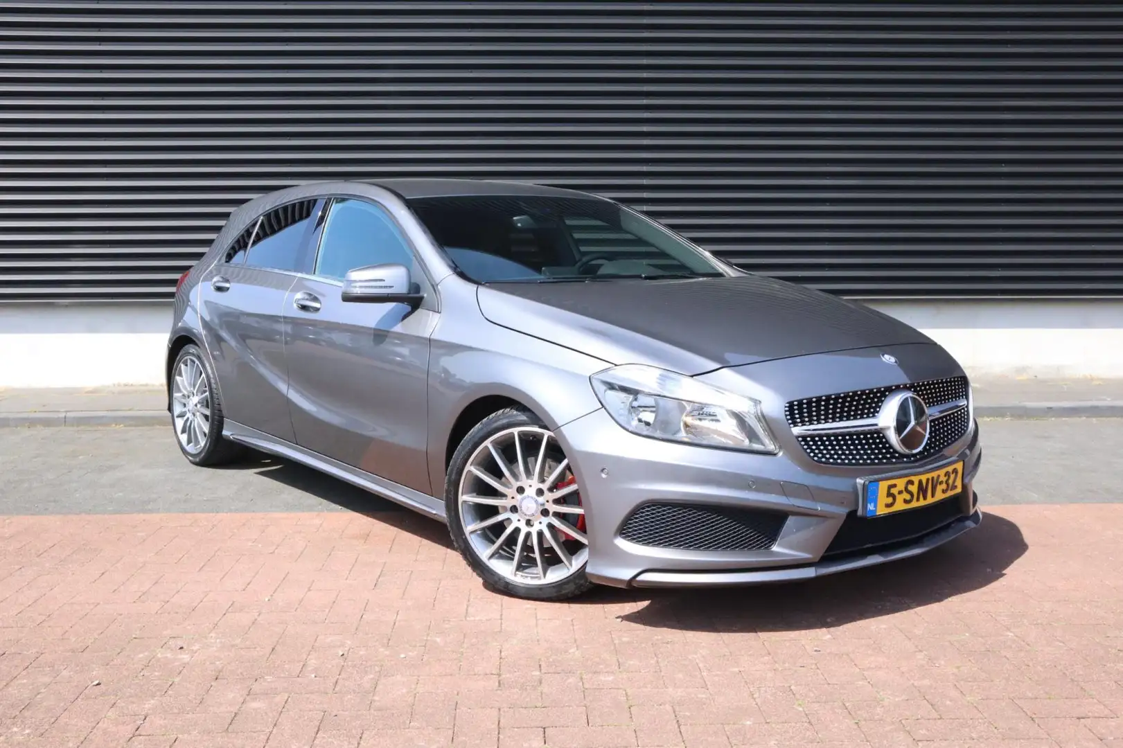Mercedes-Benz A 180 Ambition | AMG-Style | Airco | Cruise | Start-stop Grigio - 2