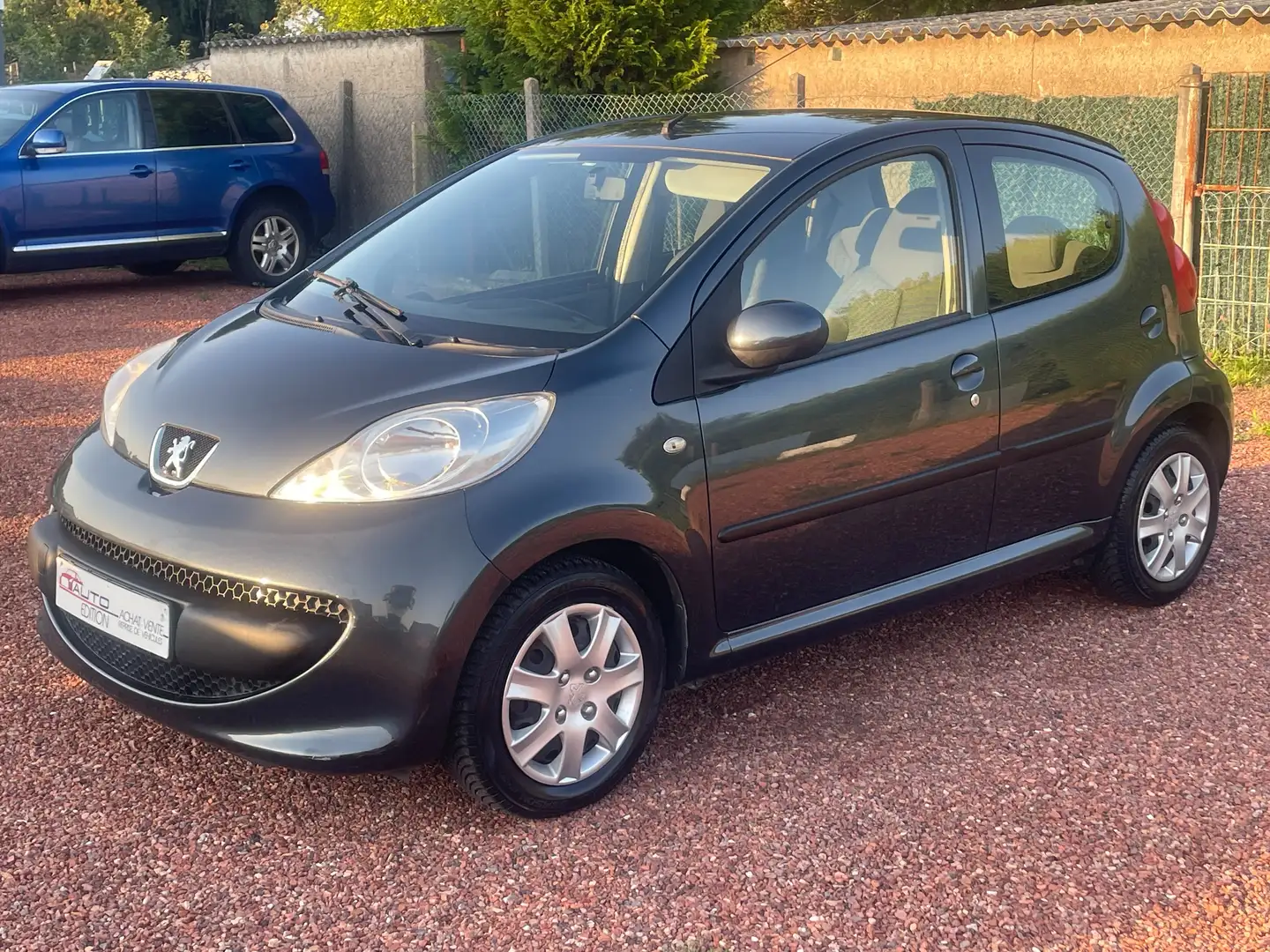 Peugeot 107 1.0i 68 cv "Boite Auto" "1ière Main" Noir - 1