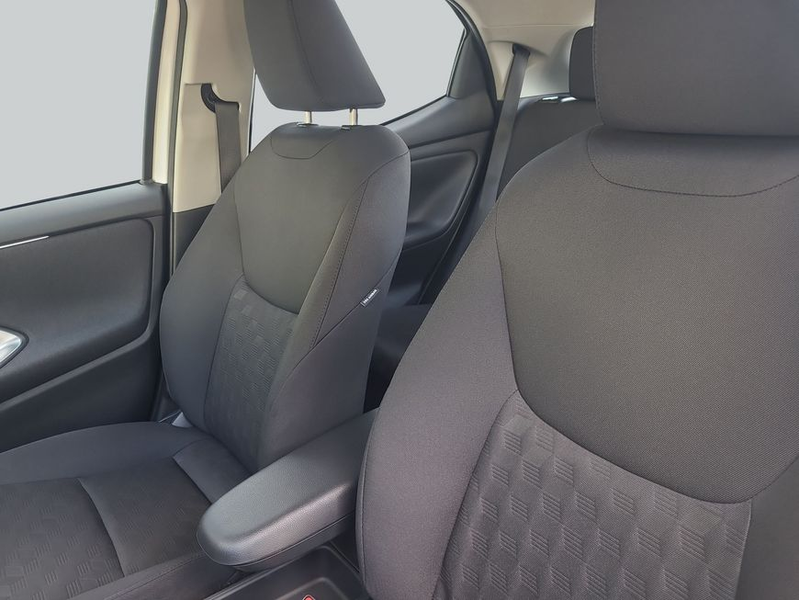 Toyota Yaris Hybrid 1.5 VVT-i Business Edition — photo 10