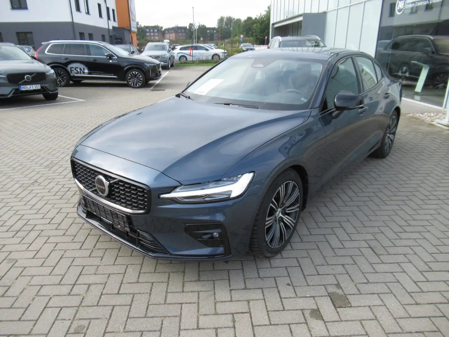 Volvo S60 B4 Benzin Plus Dark Automatik Bleu - 2