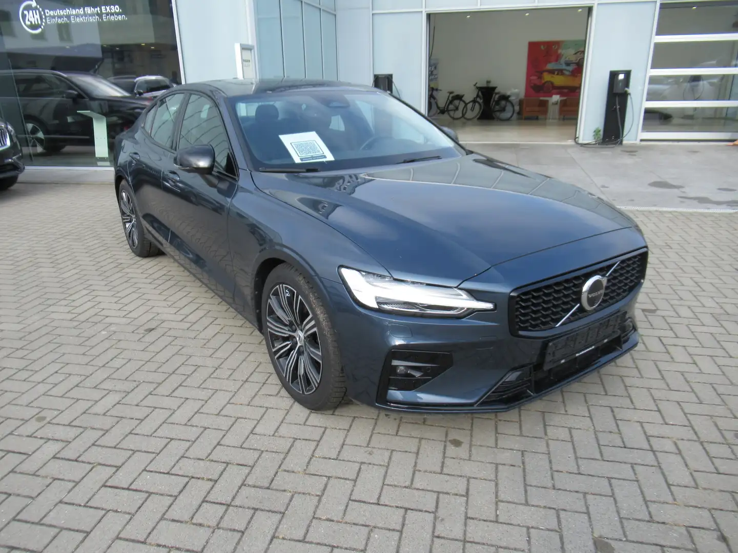 Volvo S60 B4 Benzin Plus Dark Automatik Синий - 1