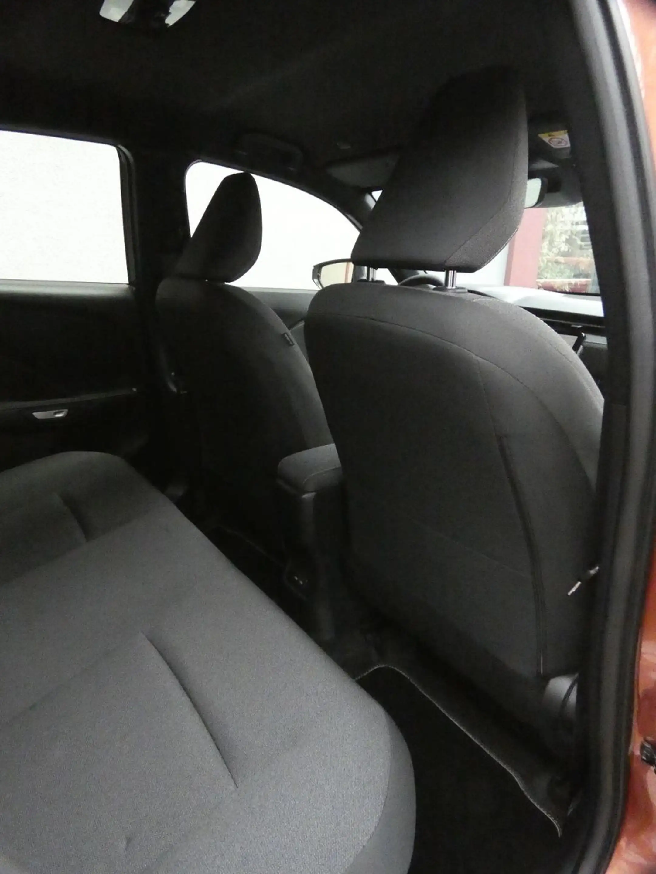 Lexus LBX 1,5 Hybrid FWD Basis / Komfort Paket — photo 20