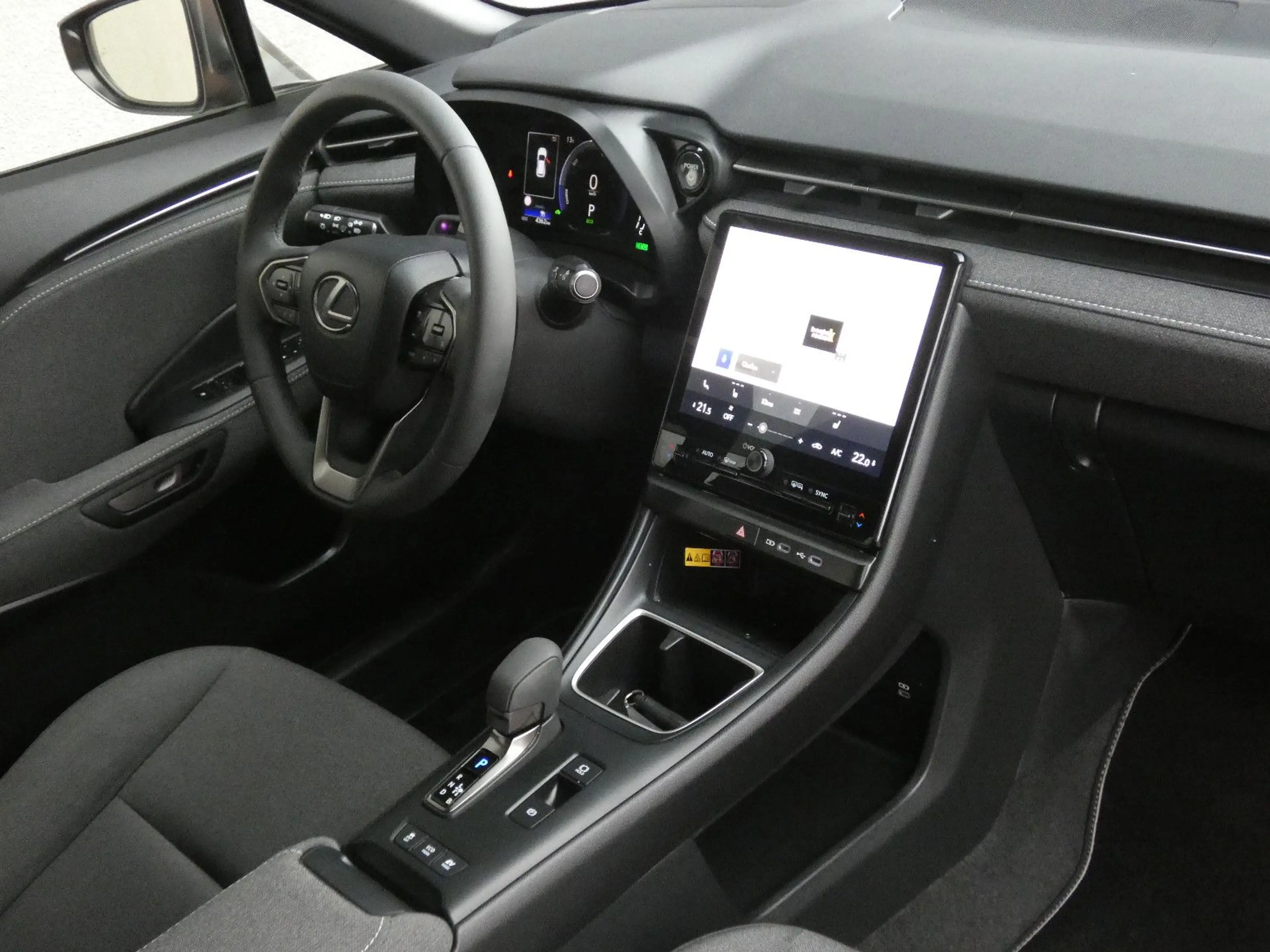 Lexus LBX 1,5 Hybrid FWD Basis / Komfort Paket — photo 18