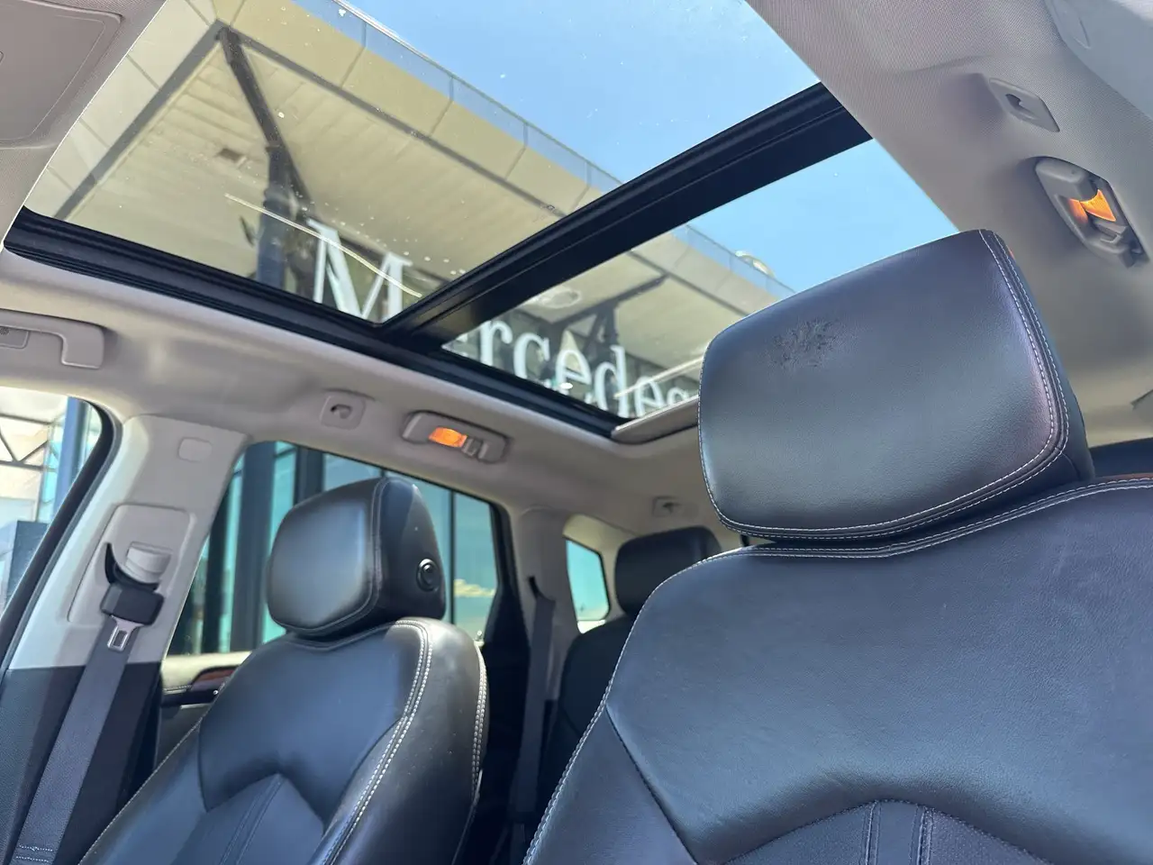 Cadillac SRX снимка Cadillac SRX